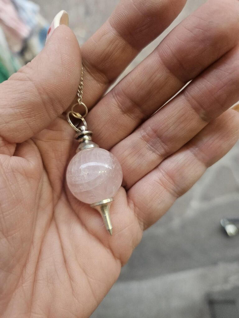 Pendule Sphère "Quartz Rose"
